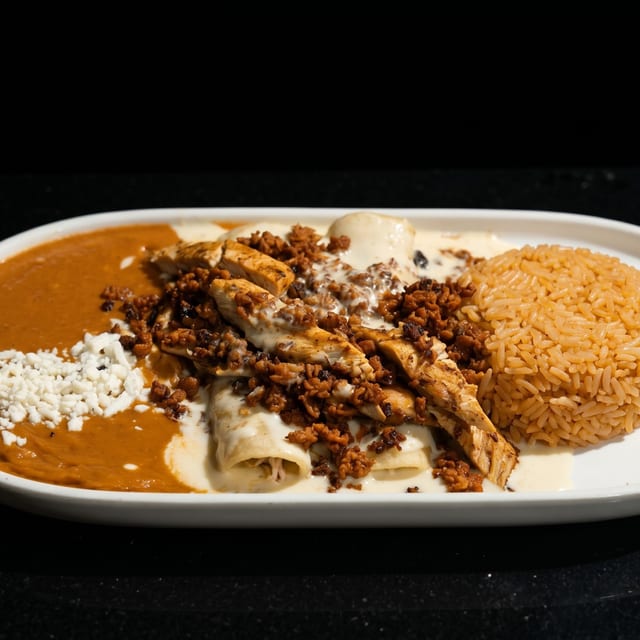 Enchiladas Chori Pollo.