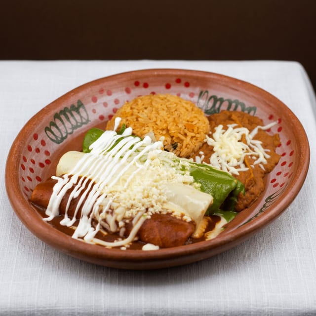 Enchiladas Bandera (Flag-Style Enchiladas).